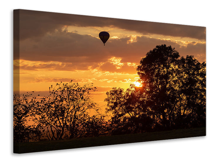 Vászonképek Towards the sun with the hot air balloon